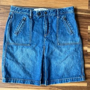 The GAP JEANS Denim Skirt size 12 Pockets Zipper